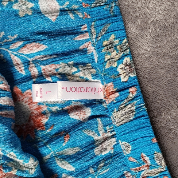 Off the shoulder crop top - Picture 3 of 4